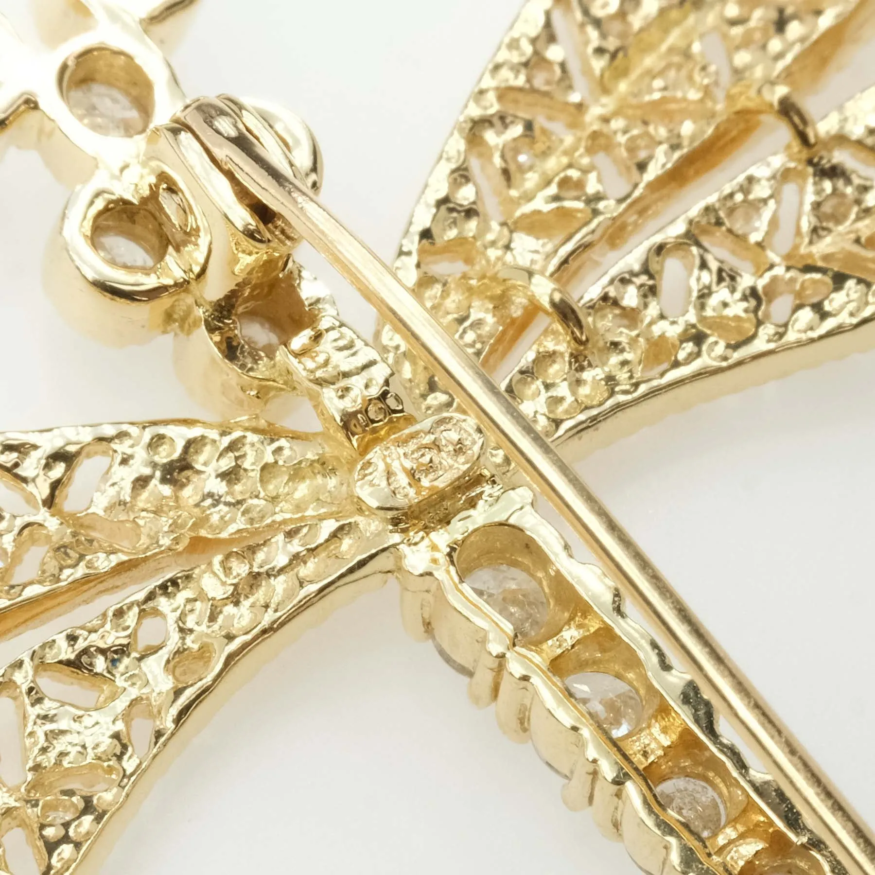 1.40ctw Diamond Dragonfly Openwork Filigree Pin in 18K Yellow Gold