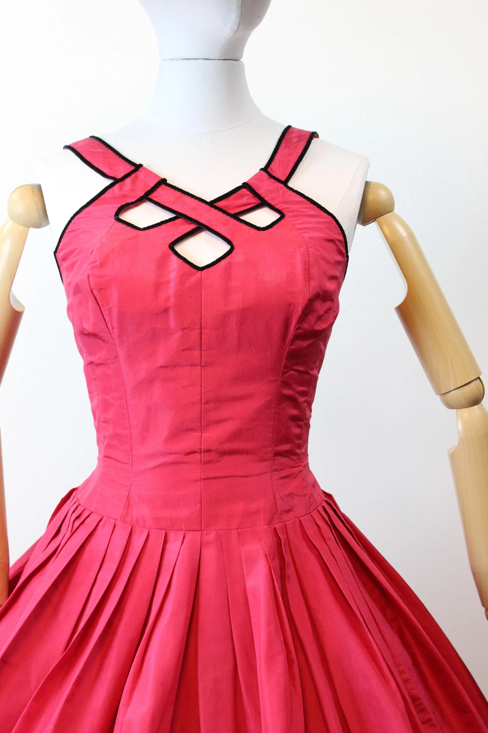1950s 1957 CAGE NECKLINE documented silk Suzy Perette dress small | new spring summer