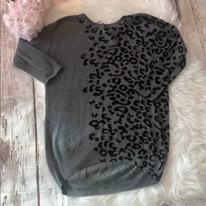 Apt 9 Gray Leopard Print Women's Top Size Small