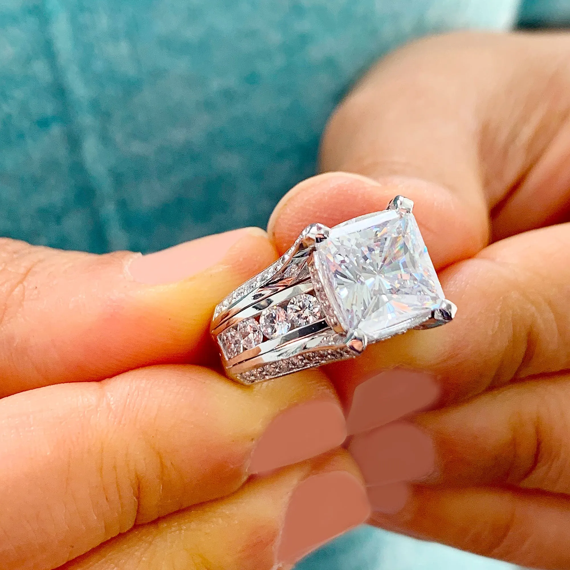 BEAUTIFUL 6.50CT Women's 14k solid heavy white gold cushion cut moissanite and natural round cut diamond engagement ring Wedding