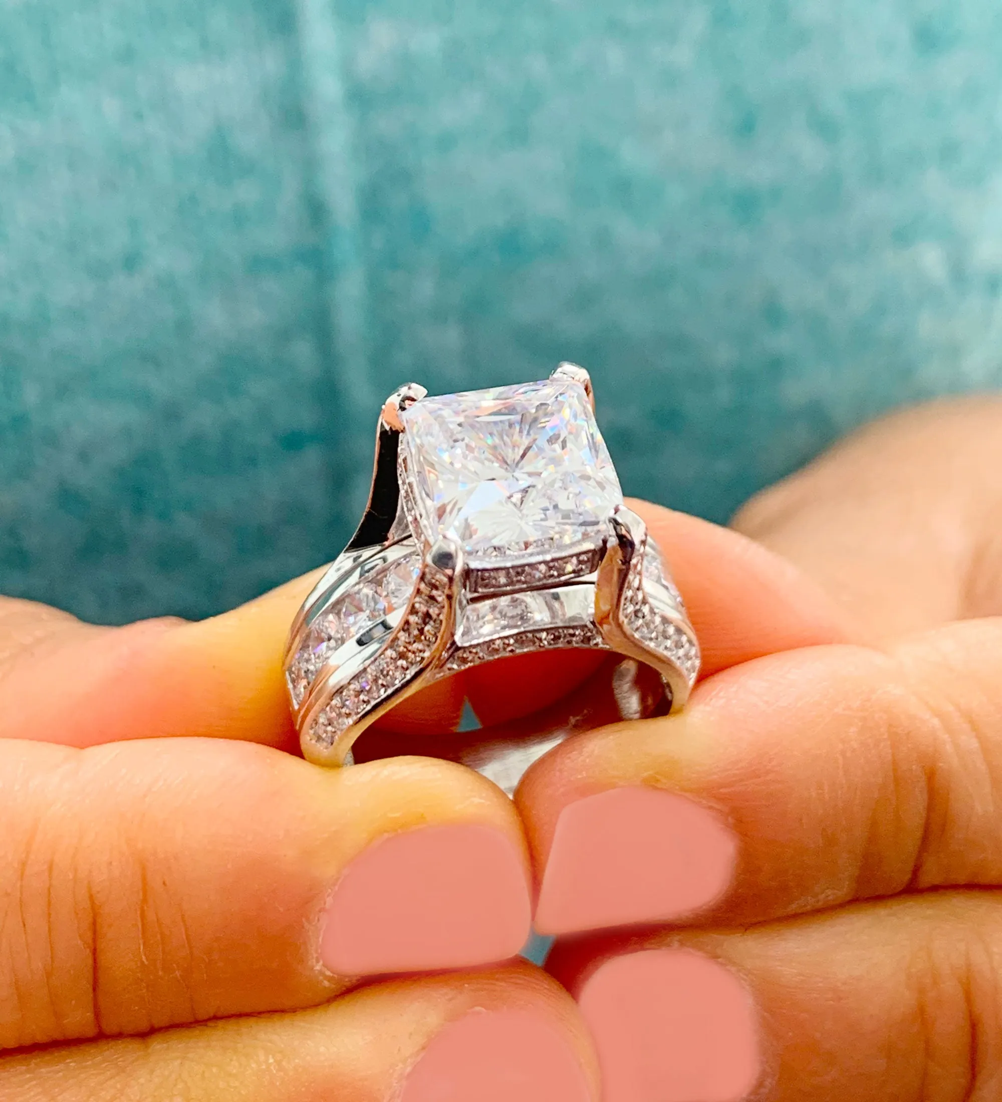 BEAUTIFUL 6.50CT Women's 14k solid heavy white gold cushion cut moissanite and natural round cut diamond engagement ring Wedding