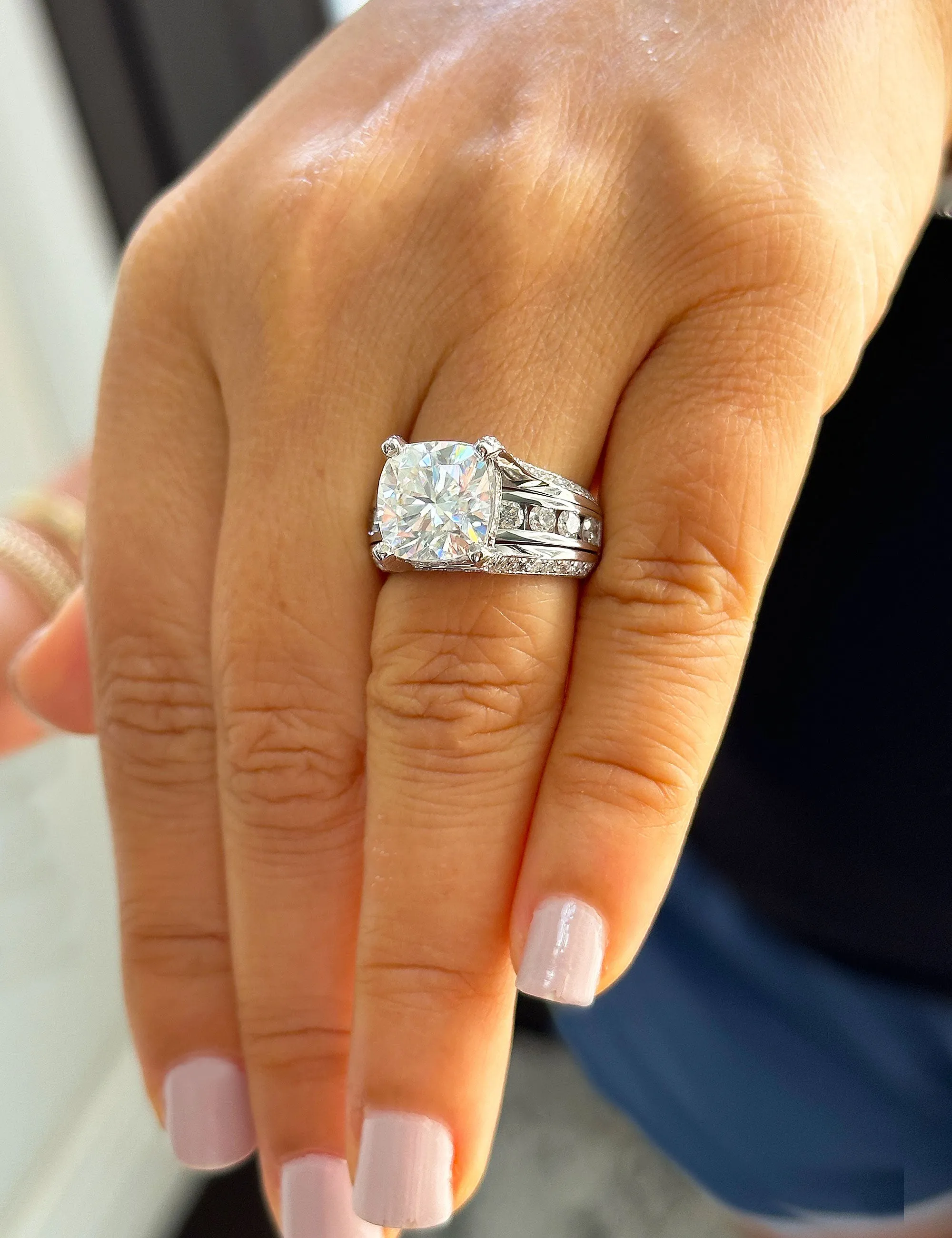 BEAUTIFUL 6.50CT Women's 14k Solid White Gold Cushion Cut Forever One Moissanite And Natural Round Cut Diamond Engagement Ring