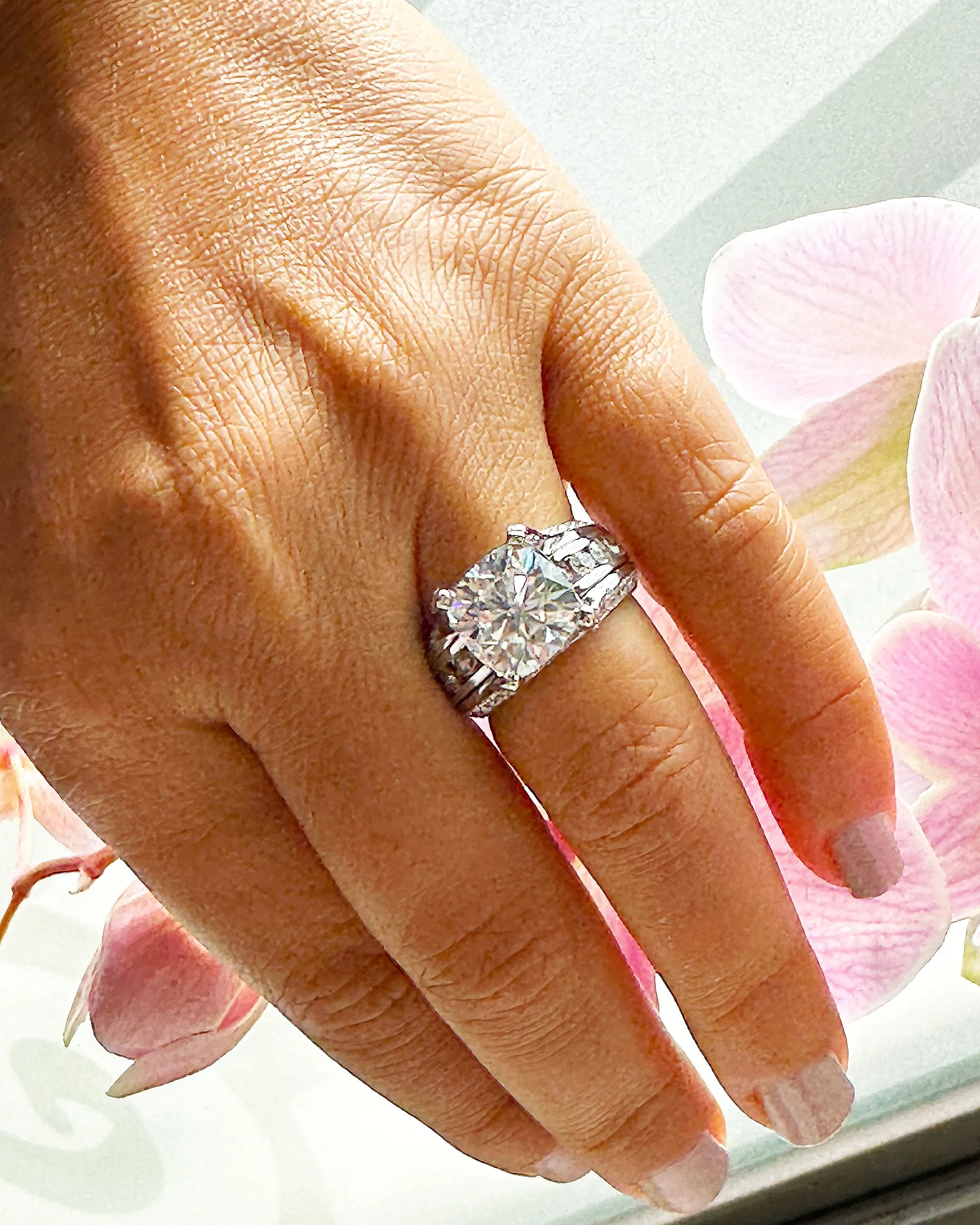 BEAUTIFUL 6.50CT Women's 14k Solid White Gold Cushion Cut Forever One Moissanite And Natural Round Cut Diamond Engagement Ring
