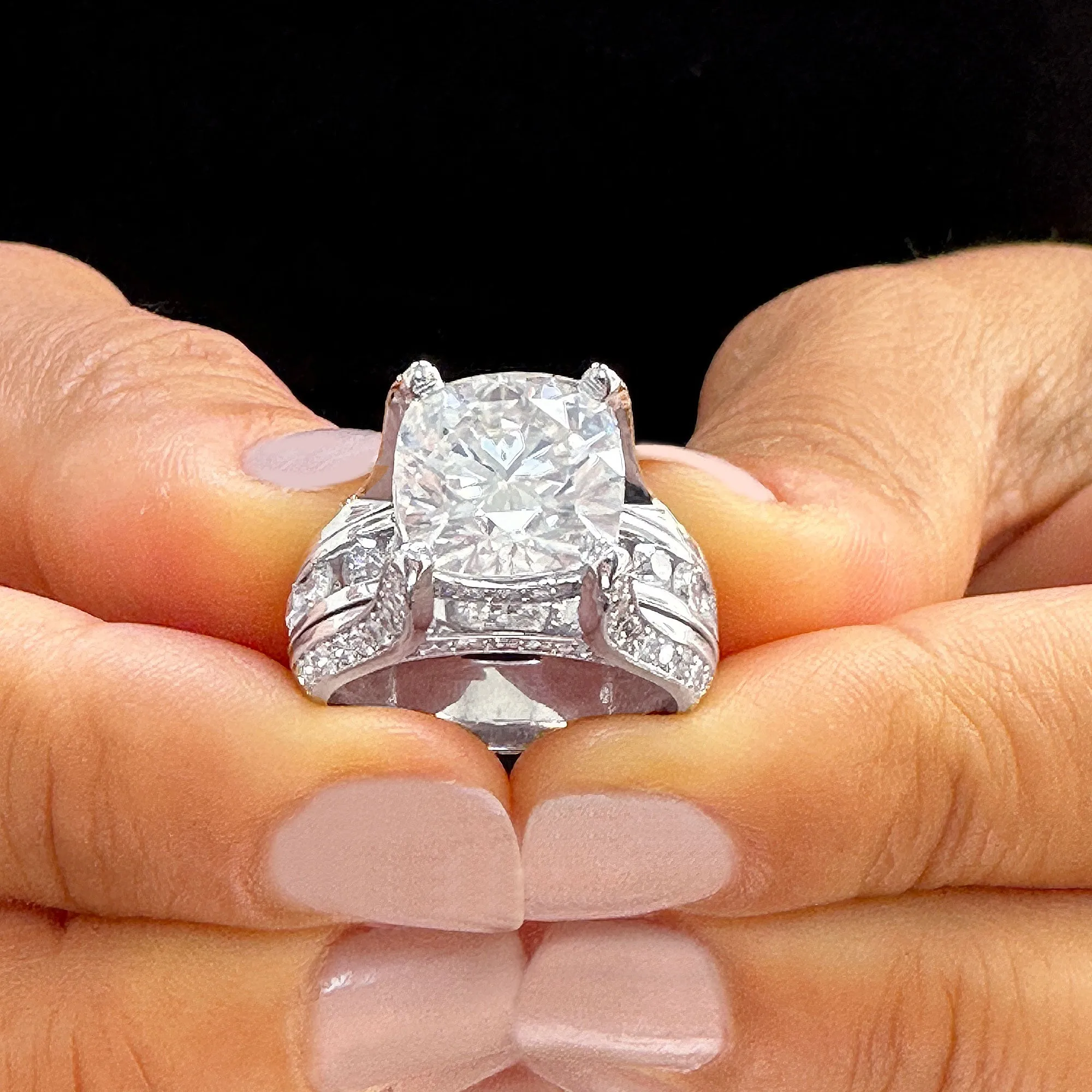 BEAUTIFUL 6.50CT Women's 14k Solid White Gold Cushion Cut Forever One Moissanite And Natural Round Cut Diamond Engagement Ring