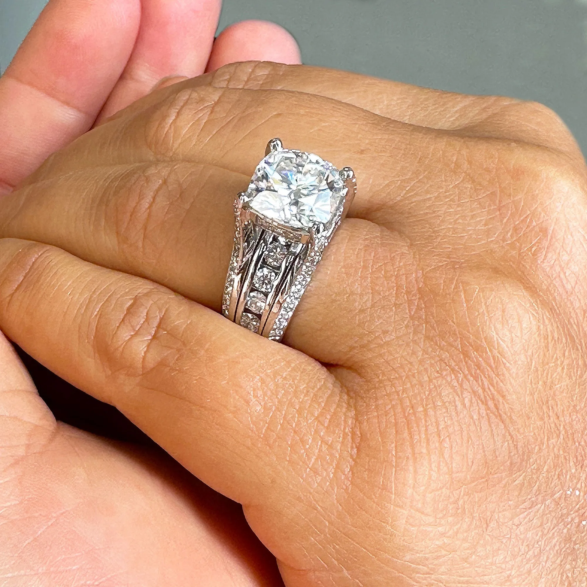 BEAUTIFUL 6.50CT Women's 14k Solid White Gold Cushion Cut Forever One Moissanite And Natural Round Cut Diamond Engagement Ring
