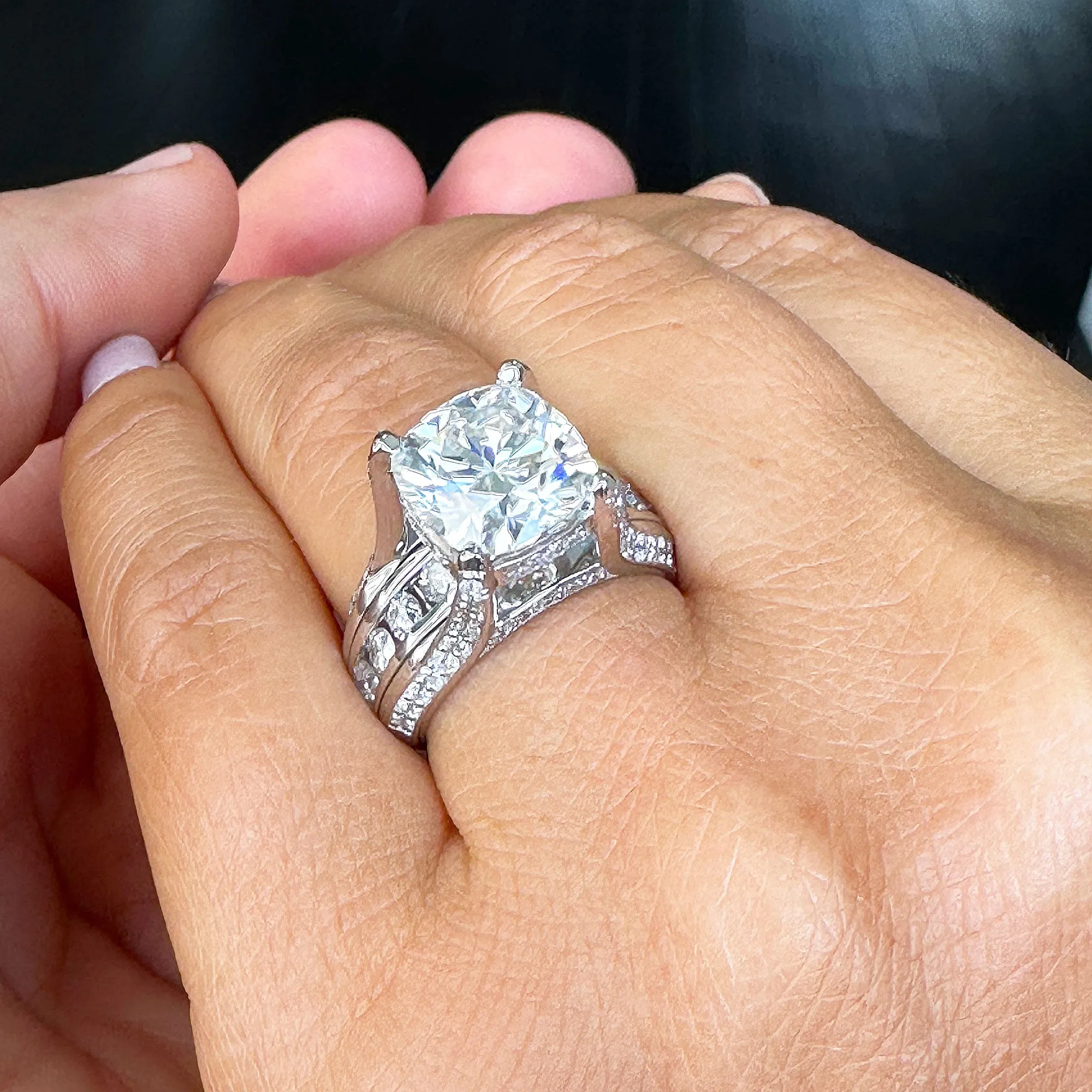 BEAUTIFUL 6.50CT Women's 14k Solid White Gold Cushion Cut Forever One Moissanite And Natural Round Cut Diamond Engagement Ring