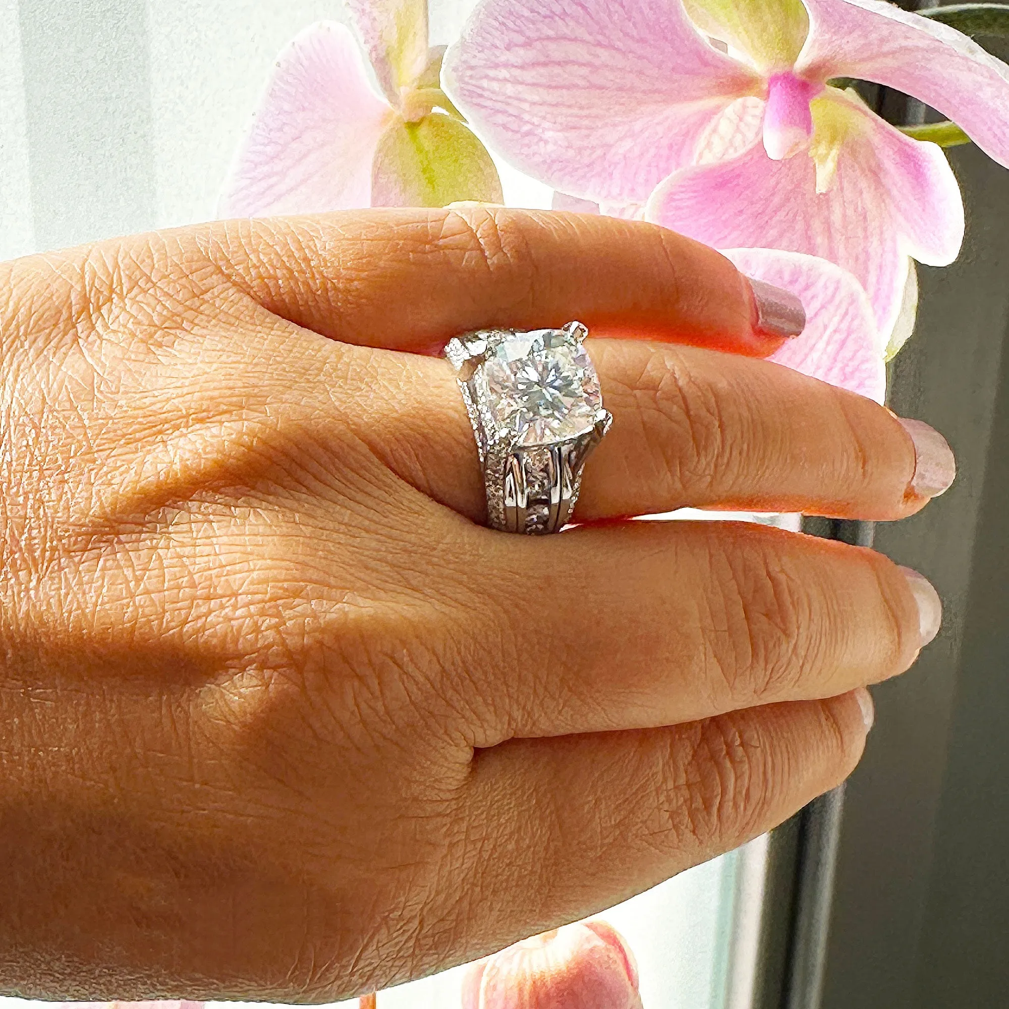 BEAUTIFUL 6.50CT Women's 14k Solid White Gold Cushion Cut Forever One Moissanite And Natural Round Cut Diamond Engagement Ring