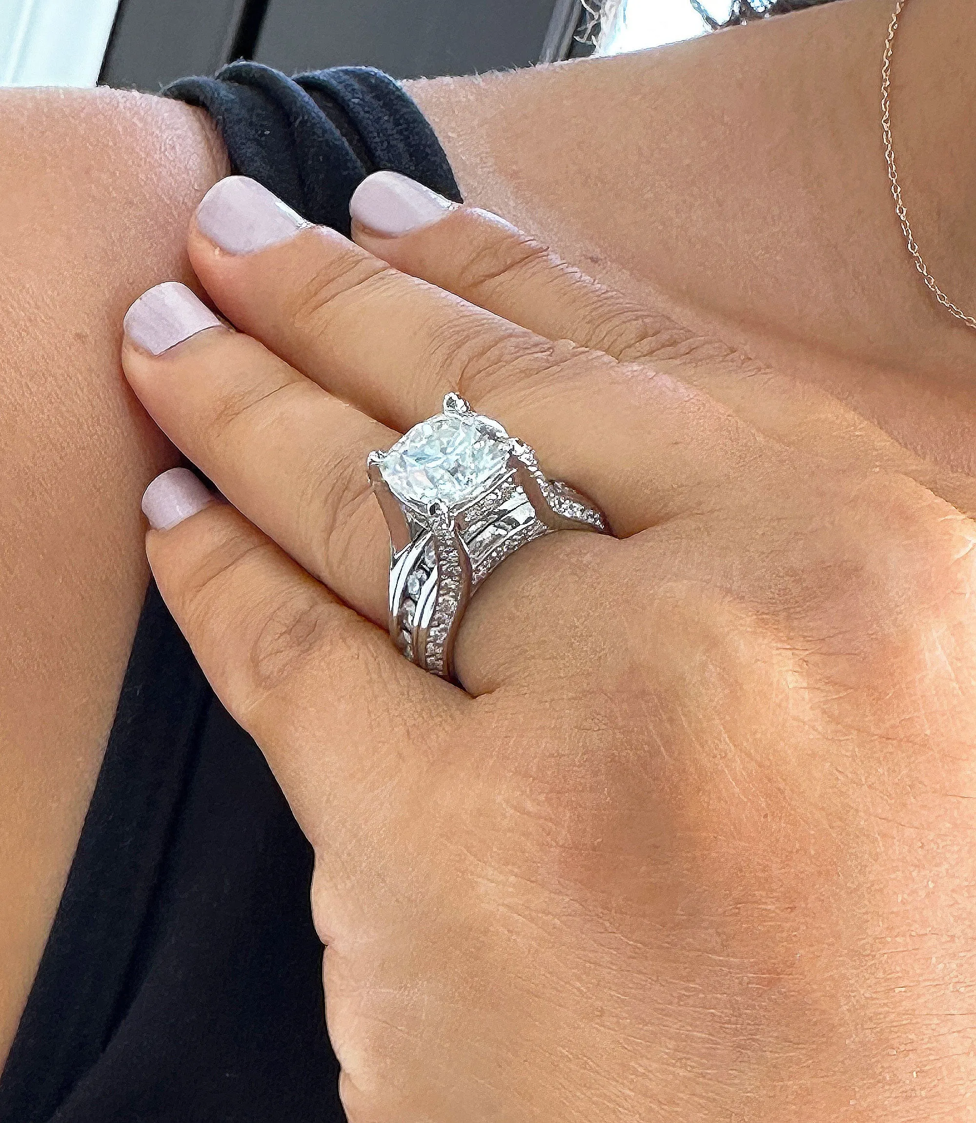 BEAUTIFUL 6.50CT Women's 14k Solid White Gold Cushion Cut Forever One Moissanite And Natural Round Cut Diamond Engagement Ring