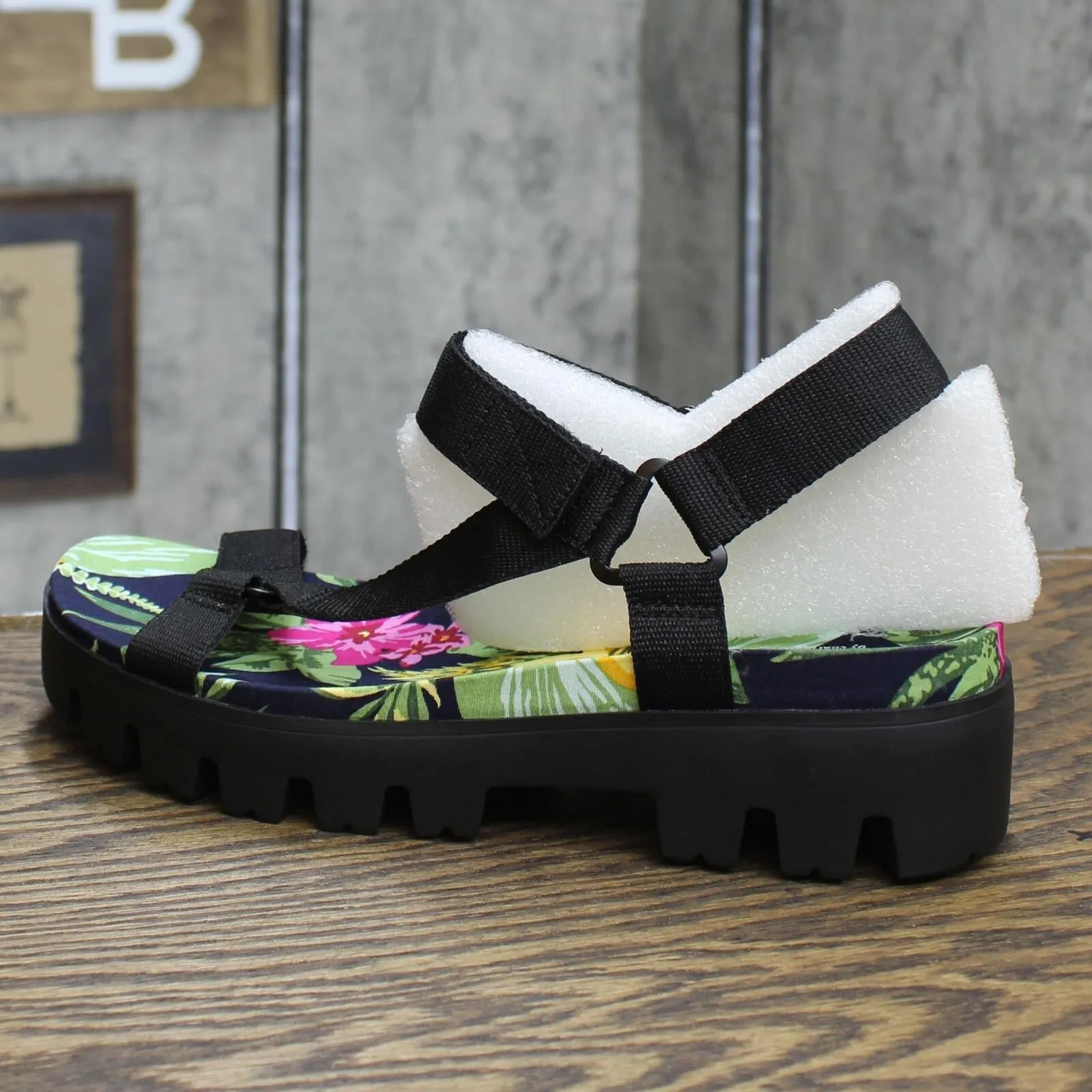 Charles by Charles David Women's Zambo Floral Sport Sandals