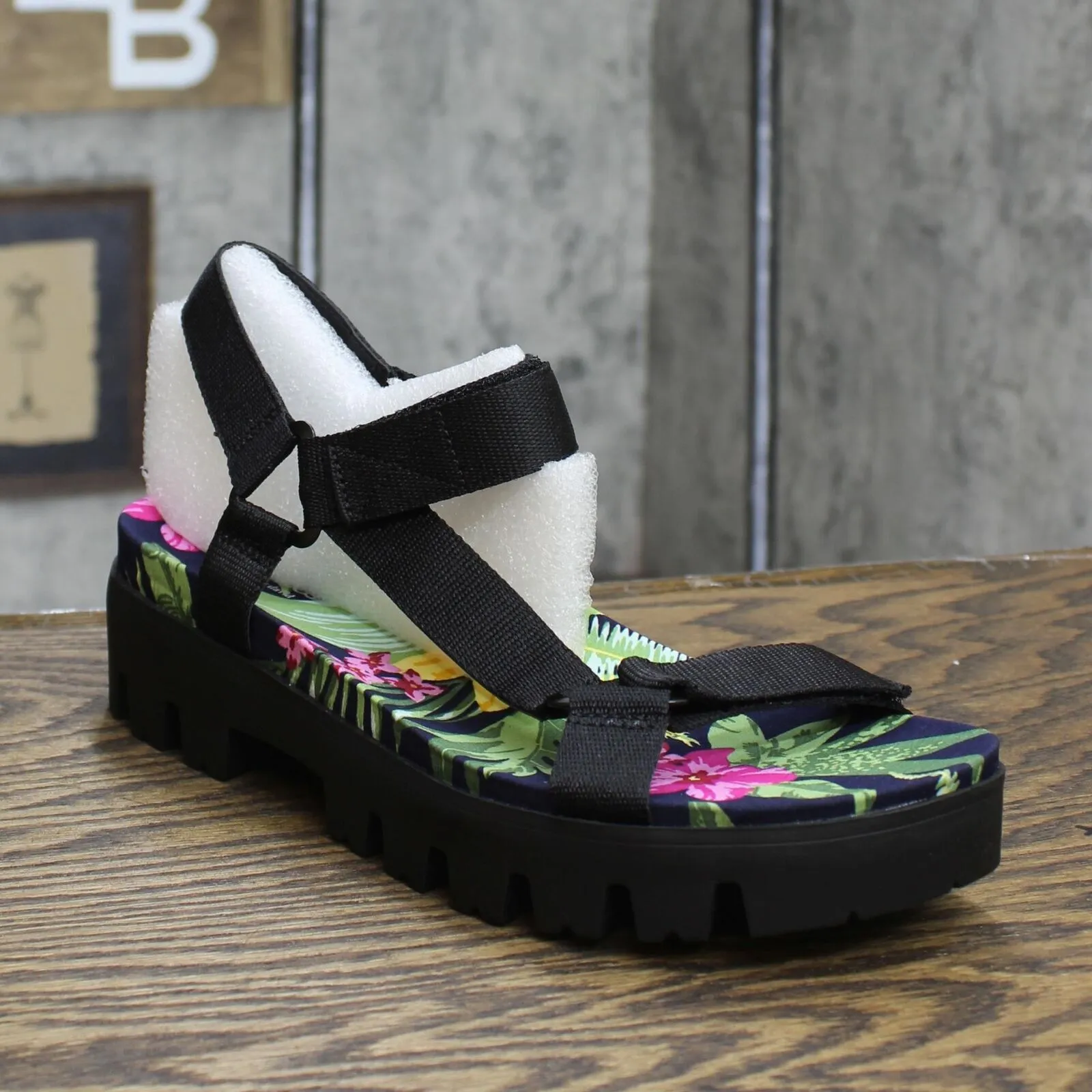 Charles by Charles David Women's Zambo Floral Sport Sandals