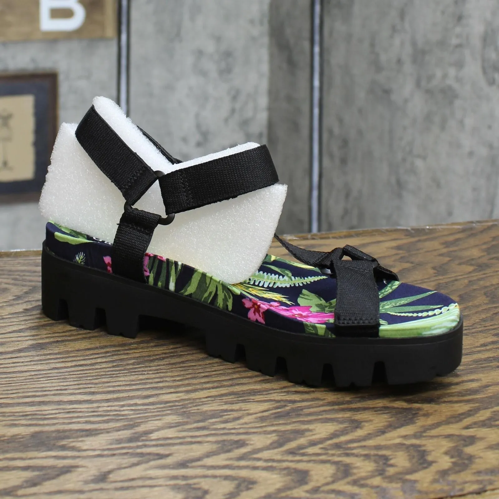Charles by Charles David Women's Zambo Floral Sport Sandals