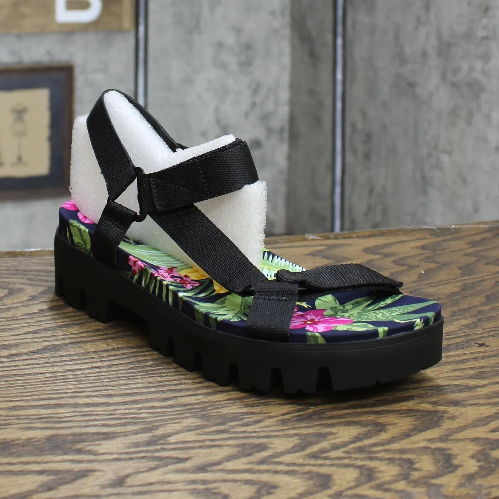Charles by Charles David Women's Zambo Floral Sport Sandals