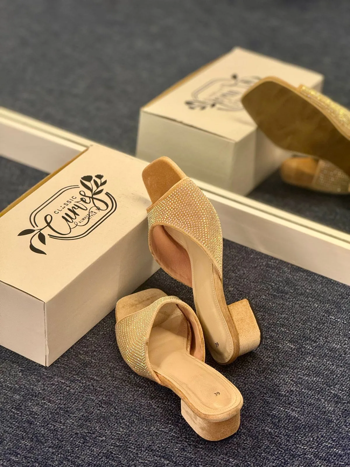 Chic small heels - Gold