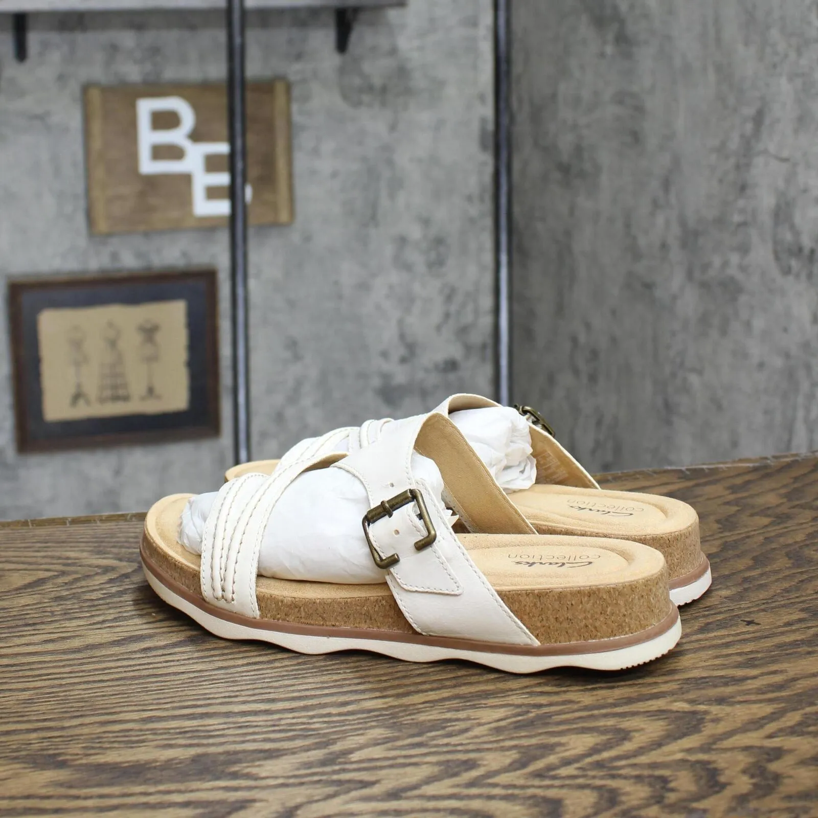 Clarks Women's Collection Brynn Hope Flat Sandals 26165168 White Leather 8.5M