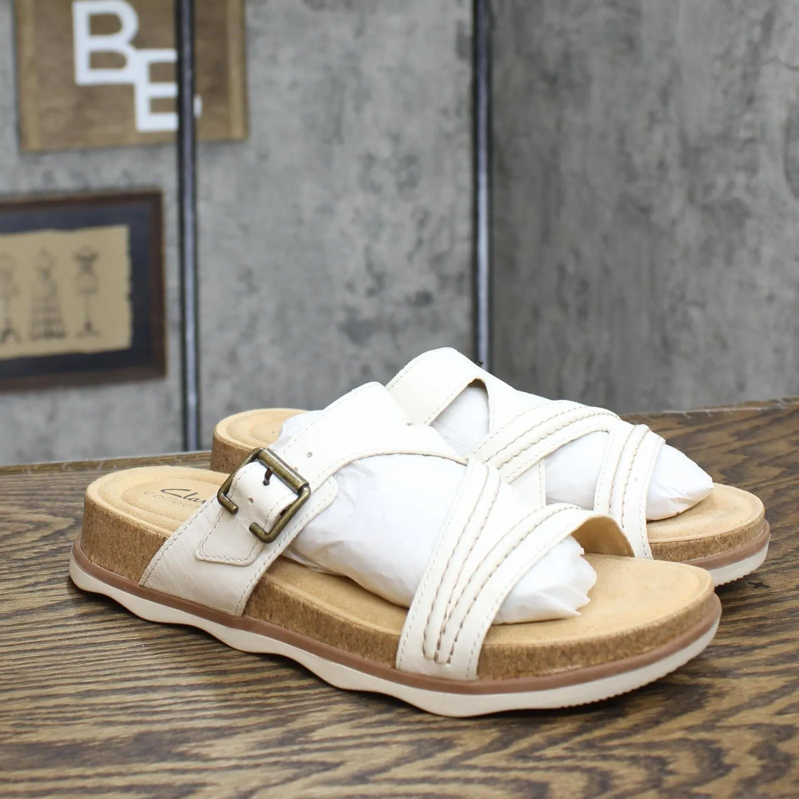 Clarks Women's Collection Brynn Hope Flat Sandals 26165168 White Leather 8.5M