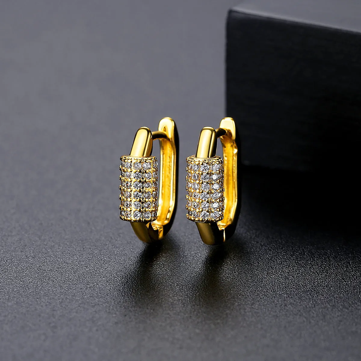 Cubic Zirconia & 18K Gold-Plated Coil Oval Huggie Earrings