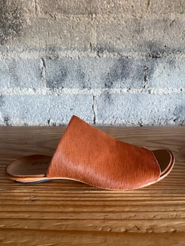Cydwoq Asia Pony Sandals