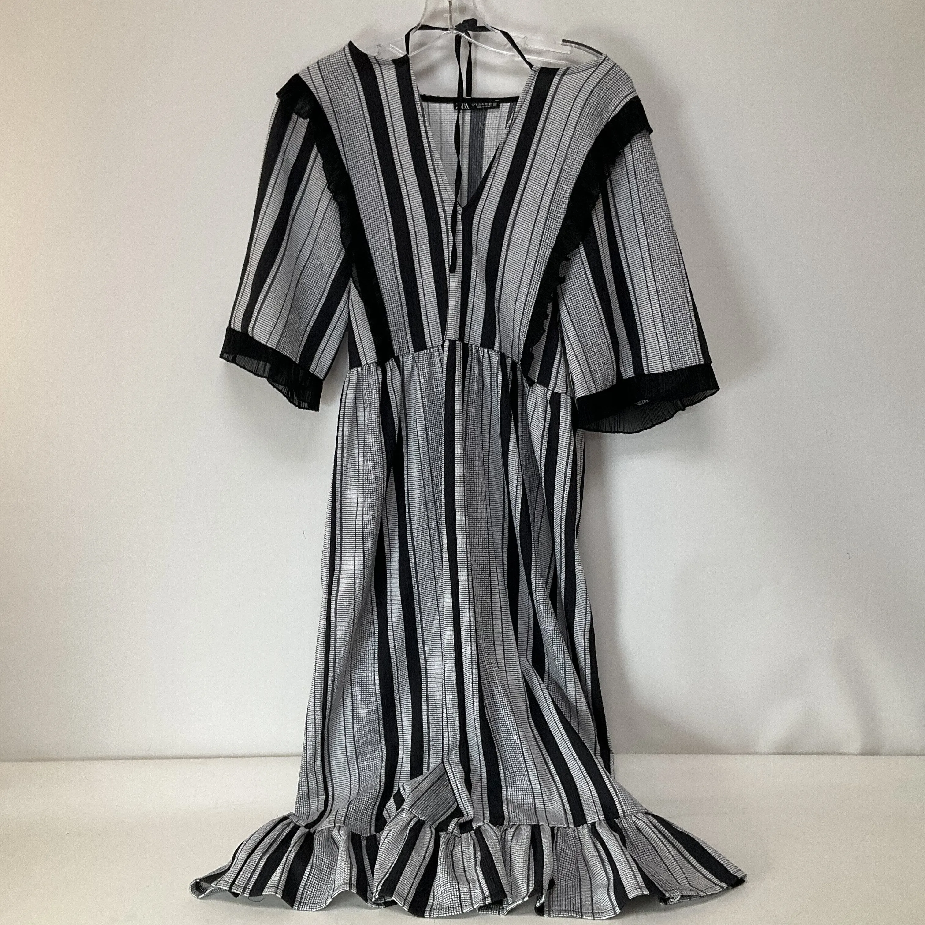 Dress Casual Midi By Zara  Size: S