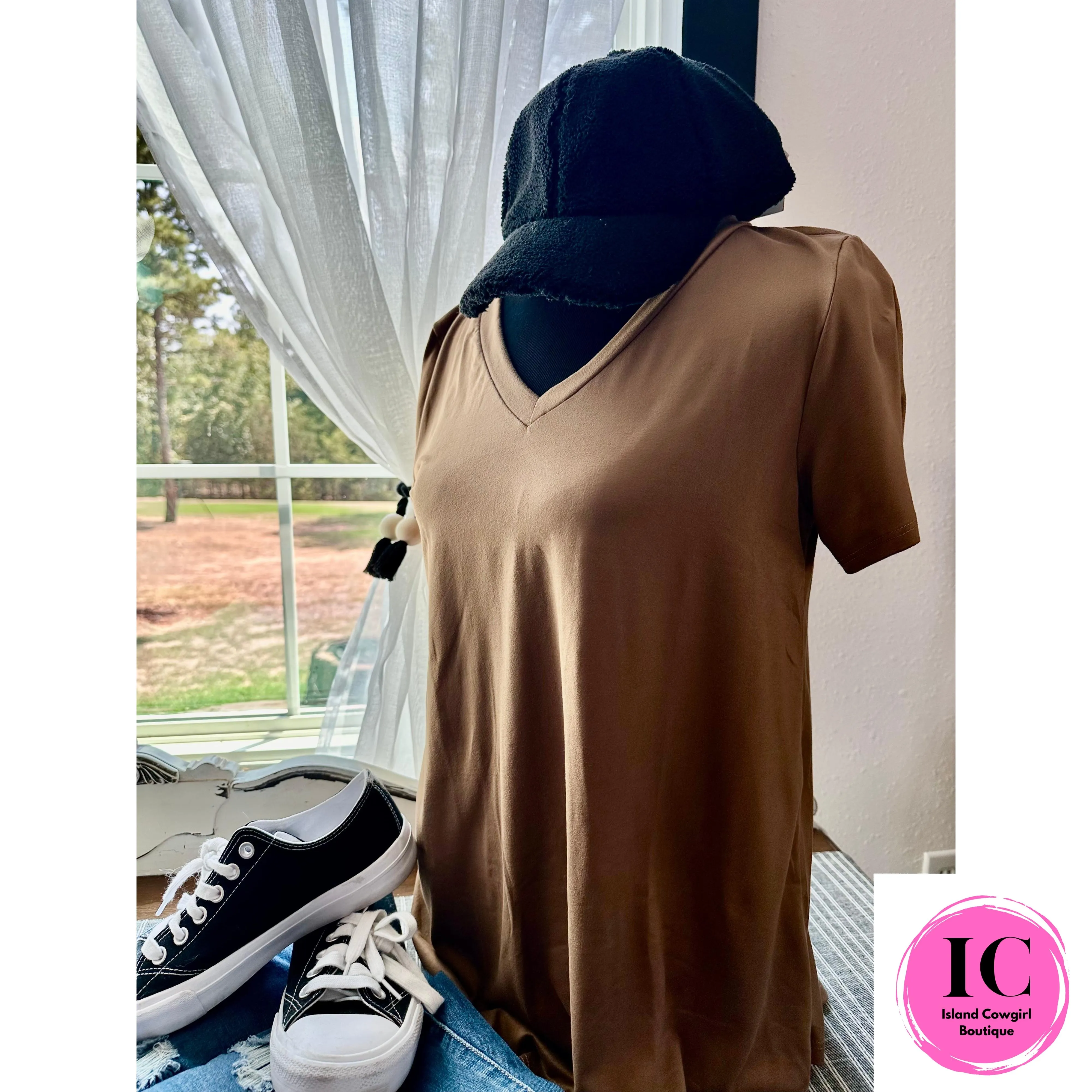 Easy V-Neck Tee