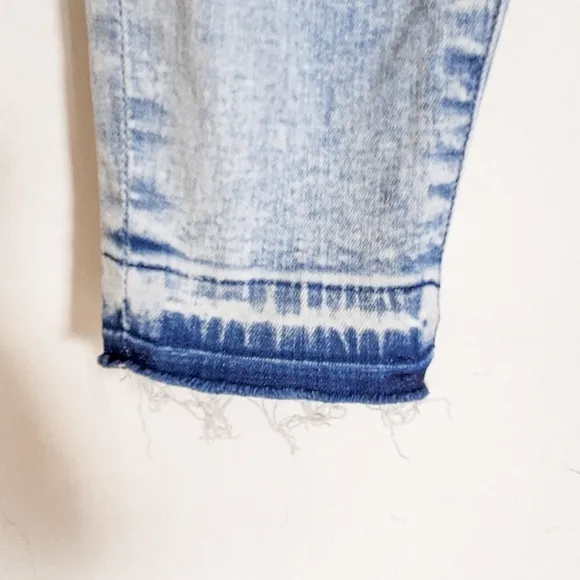 Frame Le High Skinny Crop in Pali Wash