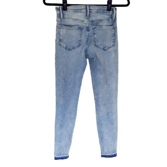 Frame Le High Skinny Crop in Pali Wash