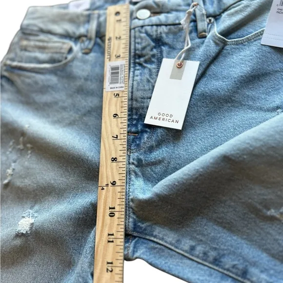 Good American Women's Mid Rise Straight Jeans Light Blue Distressed M
