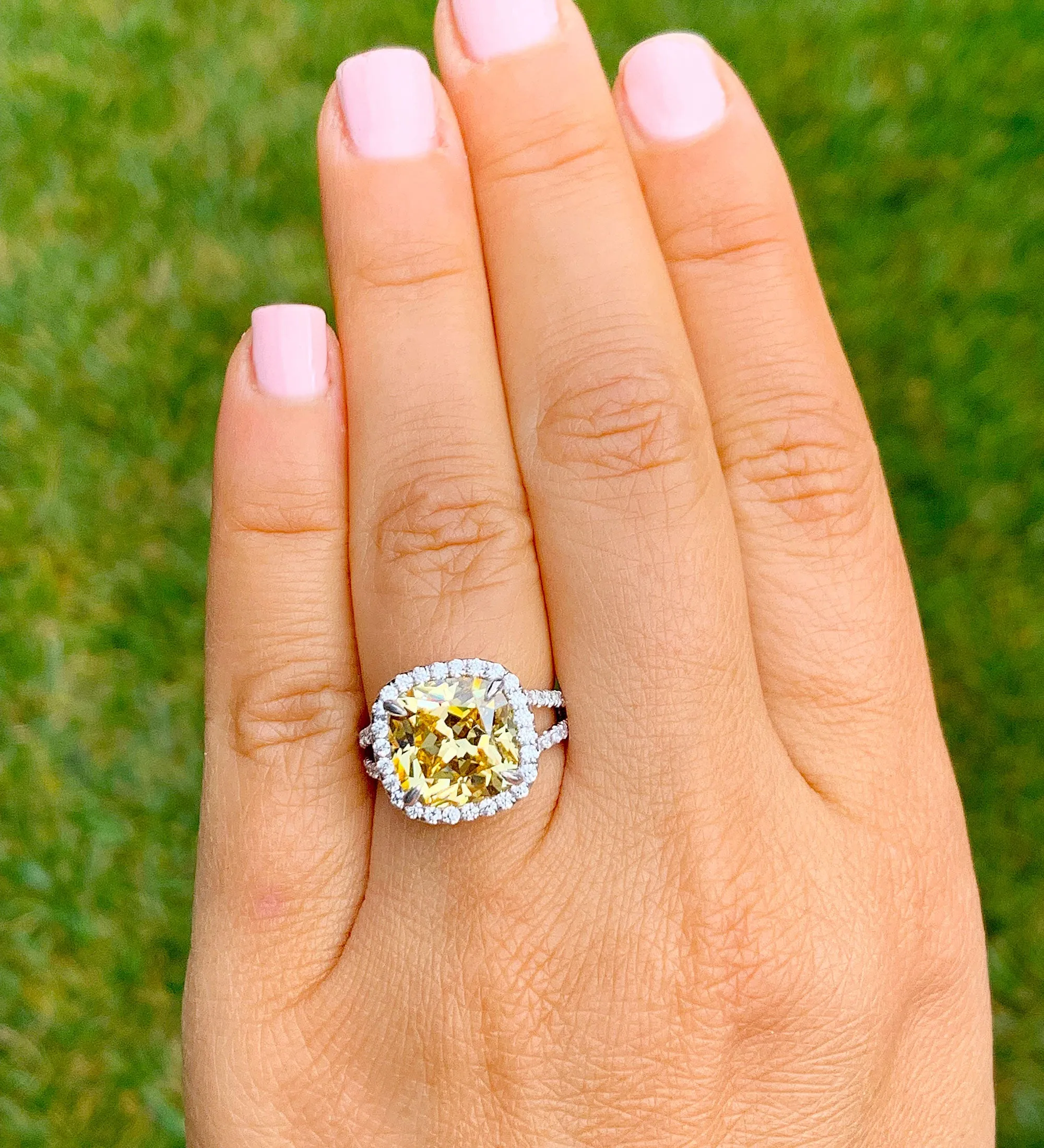 Huge Women's 14k solid white gold Fancy Yellow Cushion simulated and round cut natural diamond engagement ring Halo 4.70ct