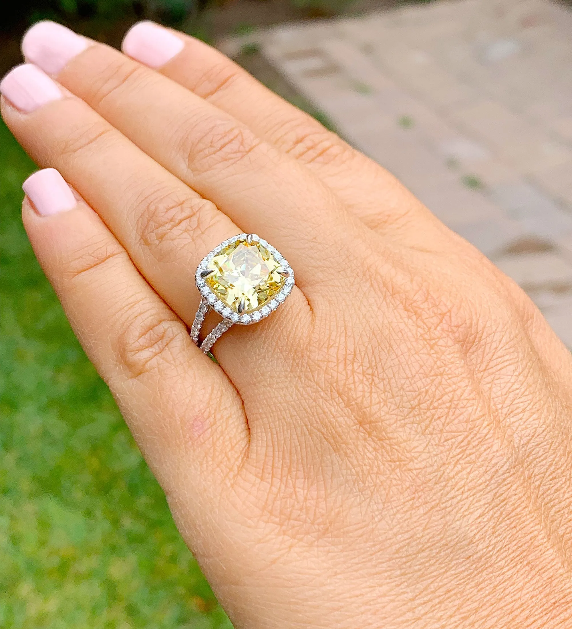 Huge Women's 14k solid white gold Fancy Yellow Cushion simulated and round cut natural diamond engagement ring Halo 4.70ct