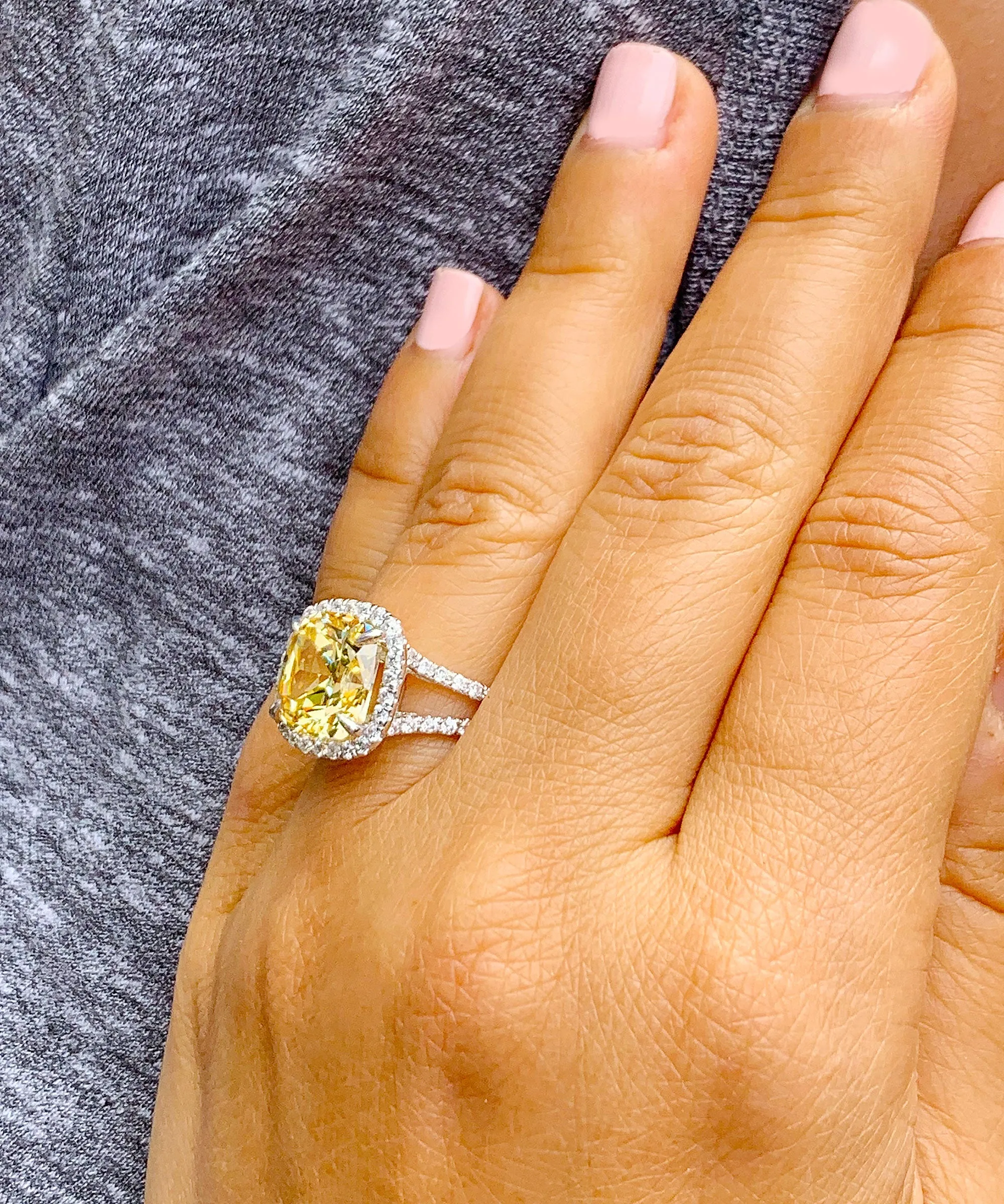 Huge Women's 14k solid white gold Fancy Yellow Cushion simulated and round cut natural diamond engagement ring Halo 4.70ct