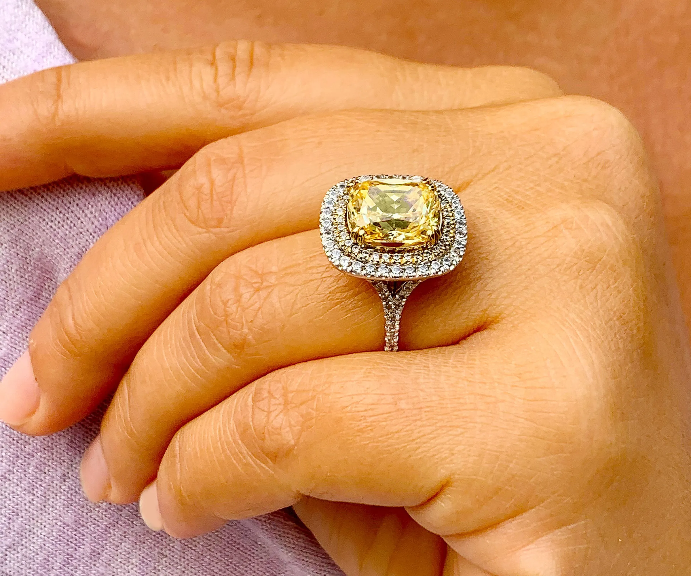 Huge Women's 14k solid white gold Fancy Yellow Cushion simulated and round cut natural diamond engagement ring Halo 5.70ct