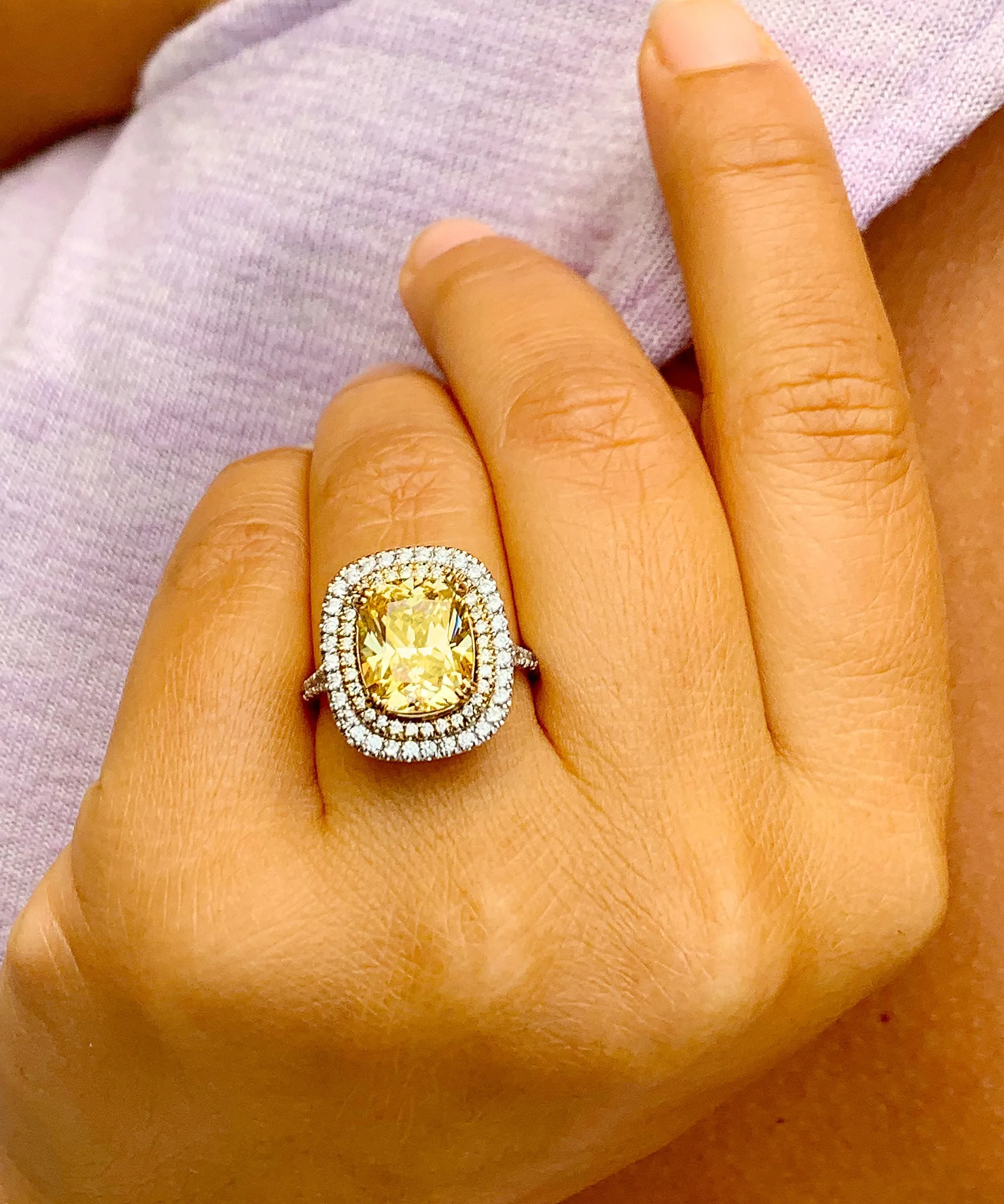 Huge Women's 14k solid white gold Fancy Yellow Cushion simulated and round cut natural diamond engagement ring Halo 5.70ct