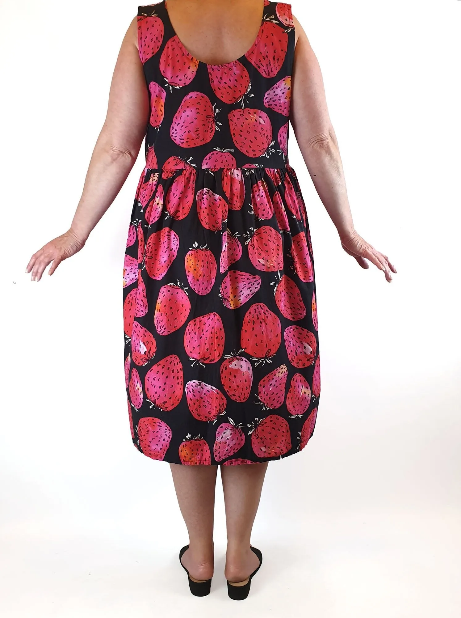 Karla Cola strawberry print dress size XXL