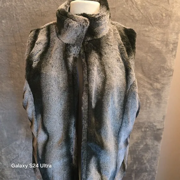 KC Collections Women's Large Gray Reversible Vest Faux Fur Full Zip NWT