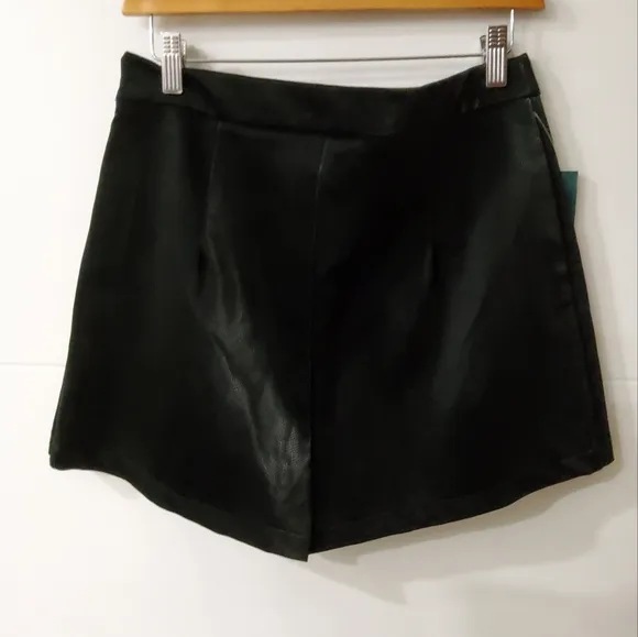 Kirious Vegan Leather Snake Print Skorts Size XL