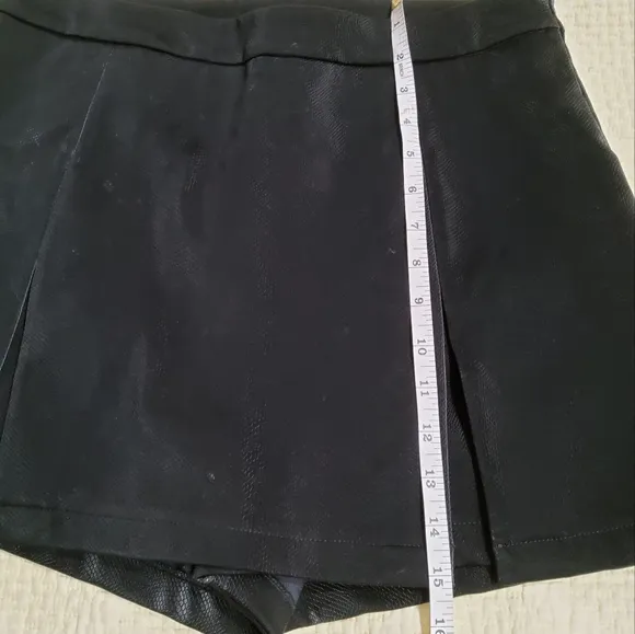 Kirious Vegan Leather Snake Print Skorts Size XL