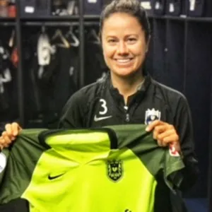 Lauren Barnes Autographed Jersey