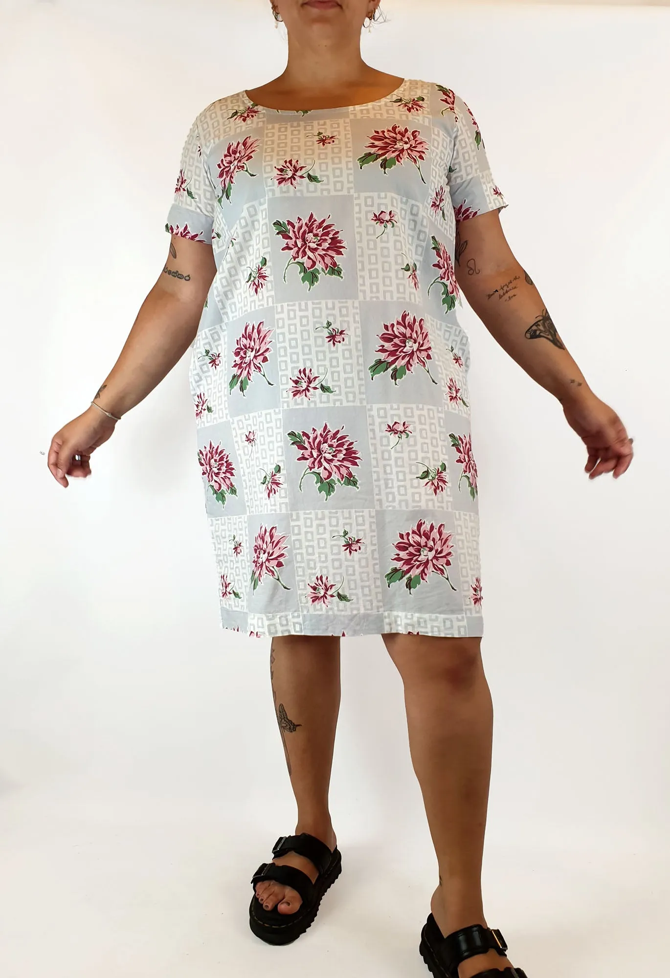 Lazybones grey cotton dress with floral print size XL