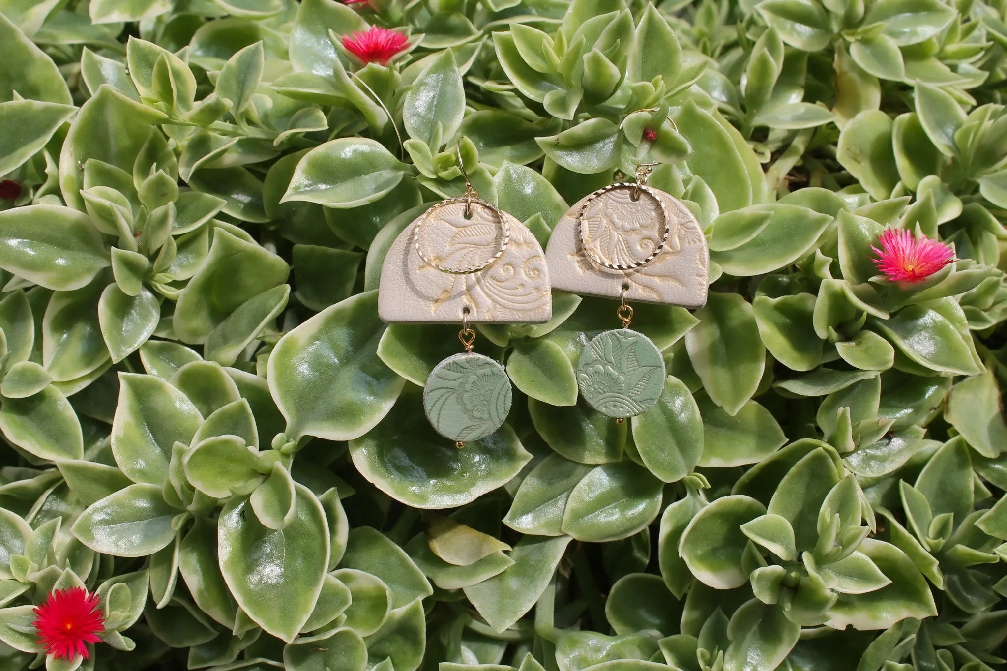 Meridian Earring / Golden Elemental