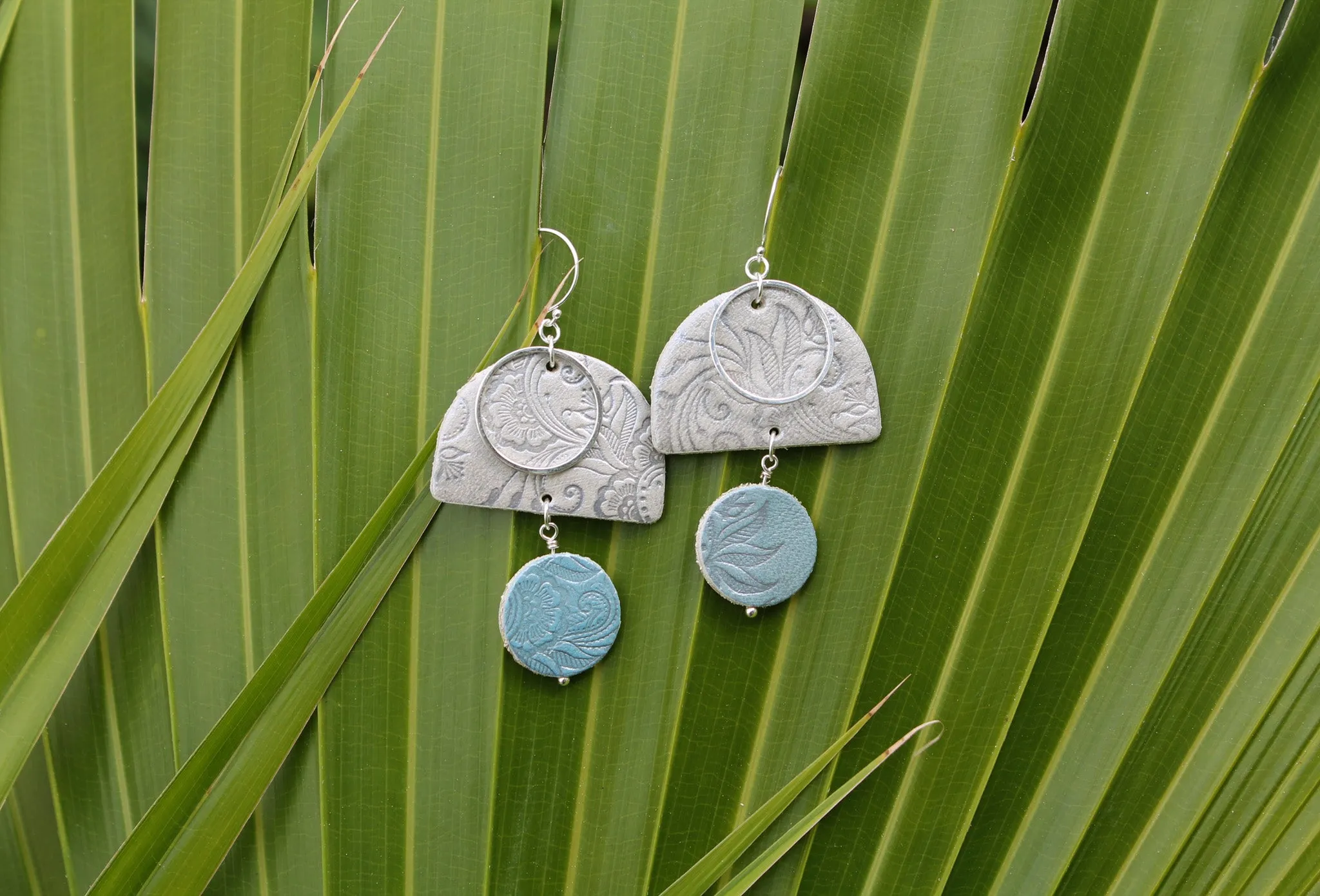 Meridian Earring / Silvery Elemental
