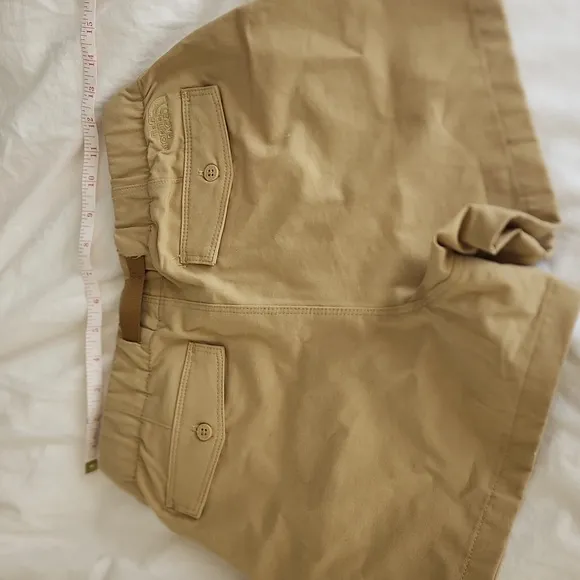 NWT North Face Khaki Field Shorts Size 2