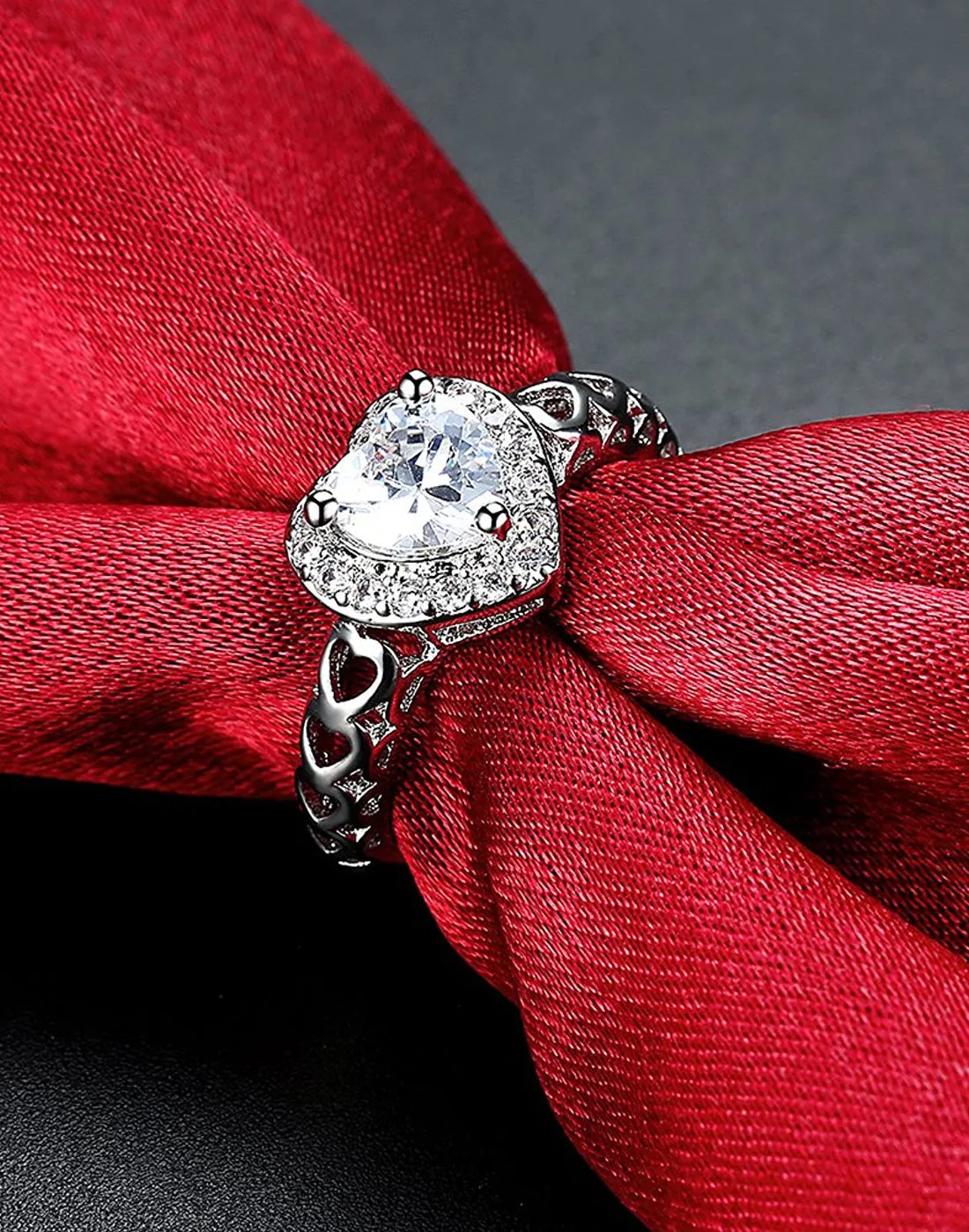 Platinum Plated Elegant Austrian Crystal Exclusive Royal Heart Ring