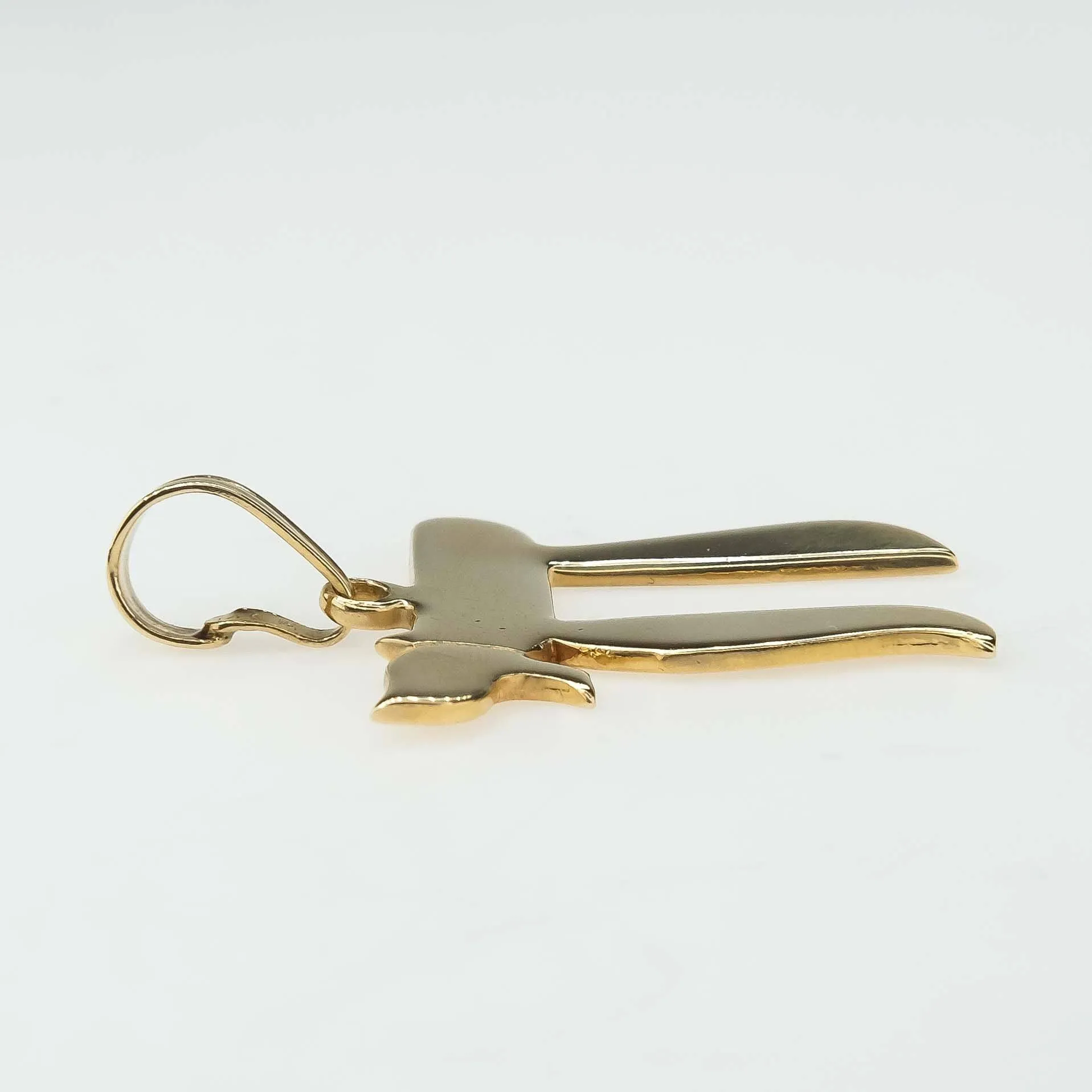 Polished Chai Pendant in 14K Yellow Gold