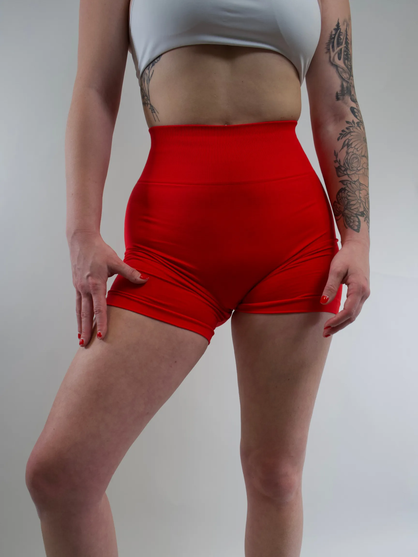 "STREIGNTH" SEAMLESS SCRUNCH SHORTS