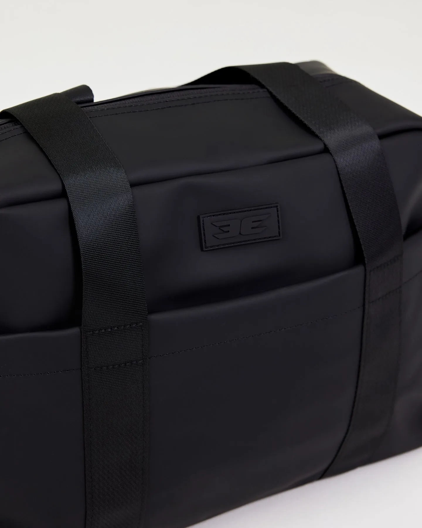 Regular Essentials Bag - Black
