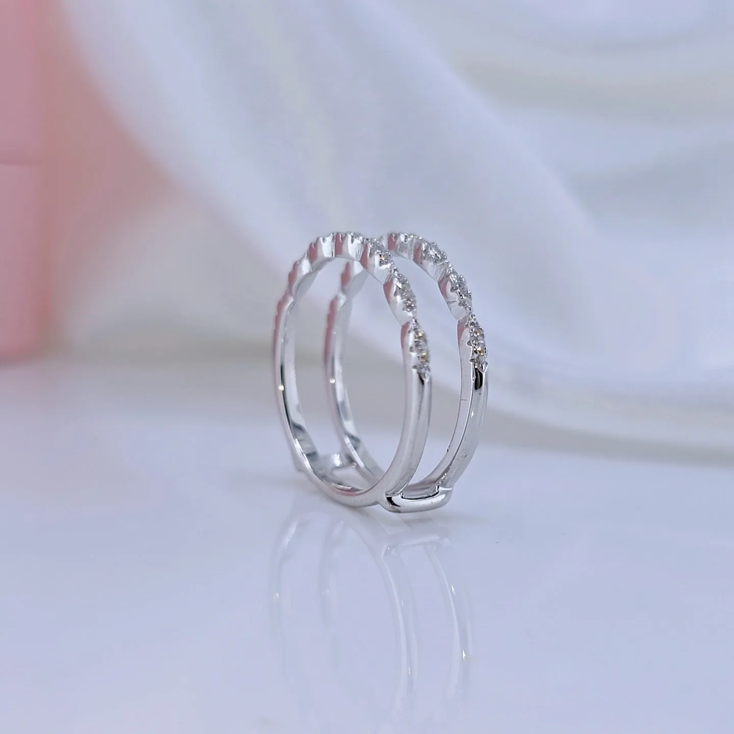 Round Diamond Women's Wedding Ring Enhancer