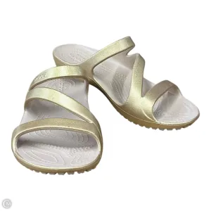 Sandals Flats By Crocs In Gold, Size: 6