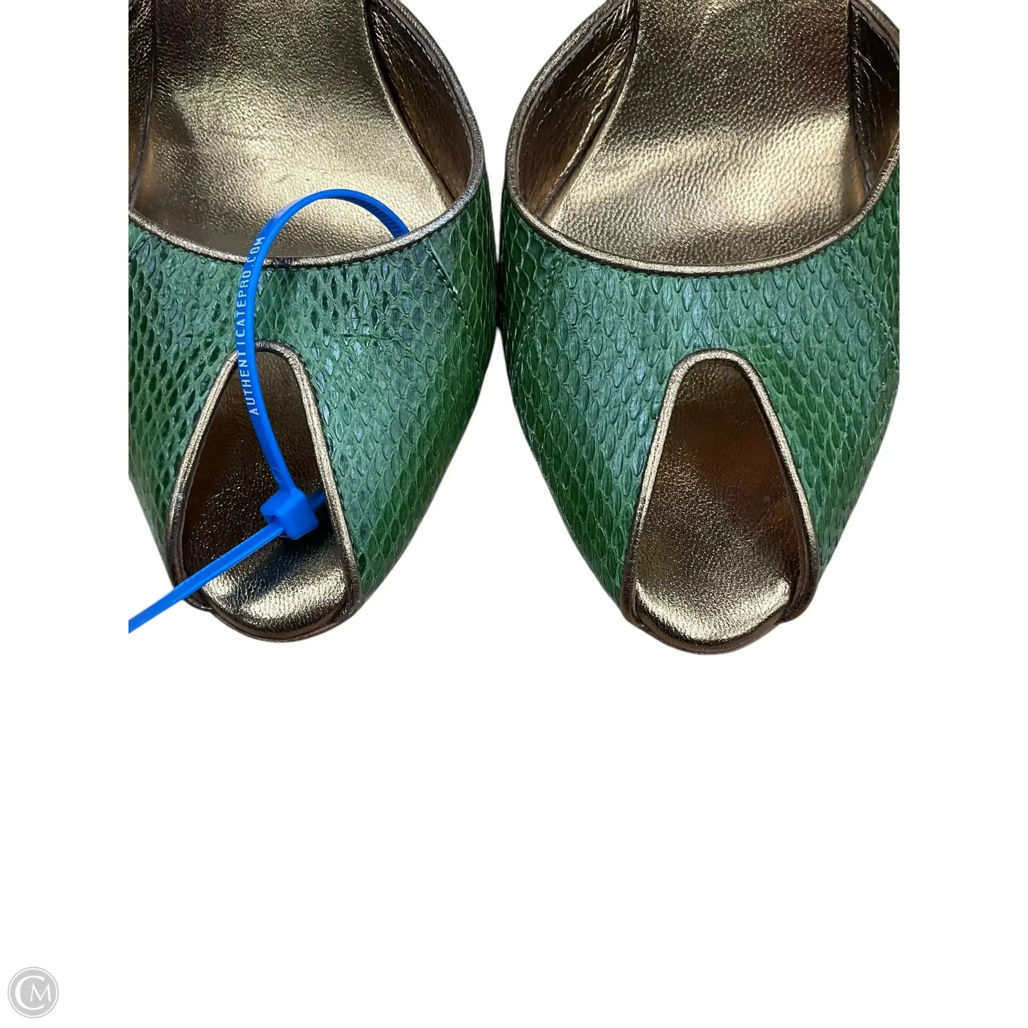 Sandals Luxury Designer By Gucci In Gold & Green, Size: 7.5
