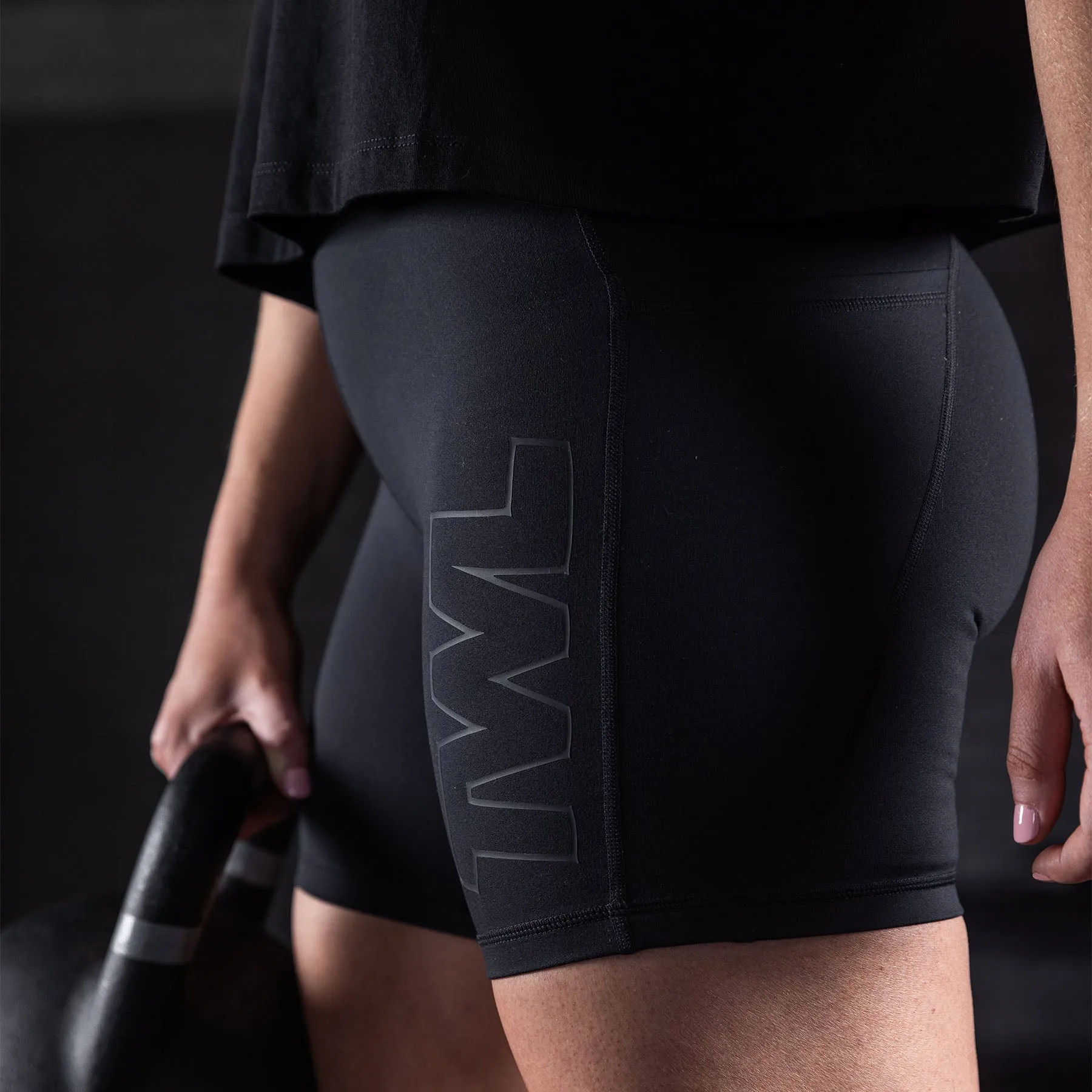 TWL - WOMEN'S ENERGY SHORTS - ATHLETE - BLACK/BLACK
