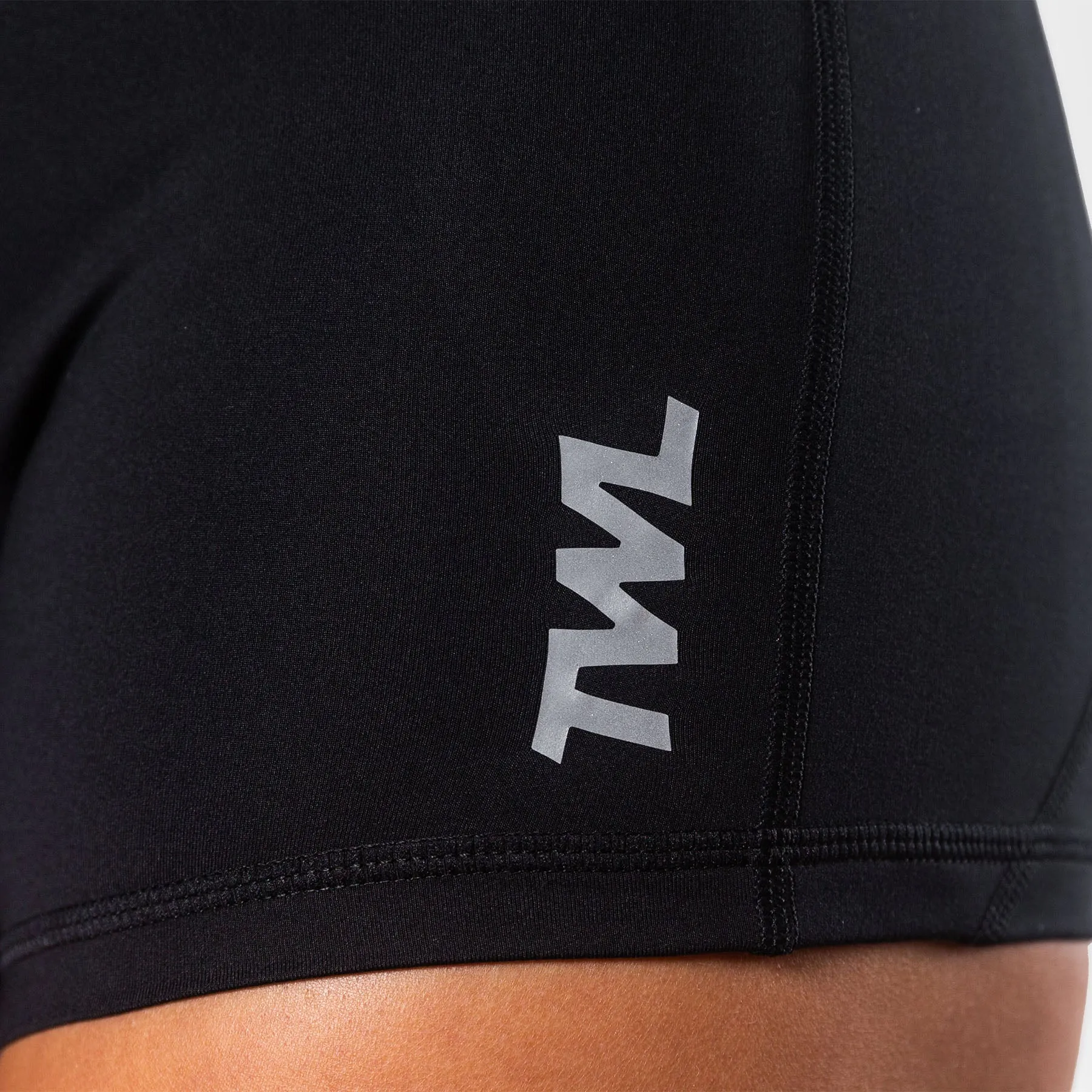 TWL - WOMEN'S ENERGY SHORTS - BLACK