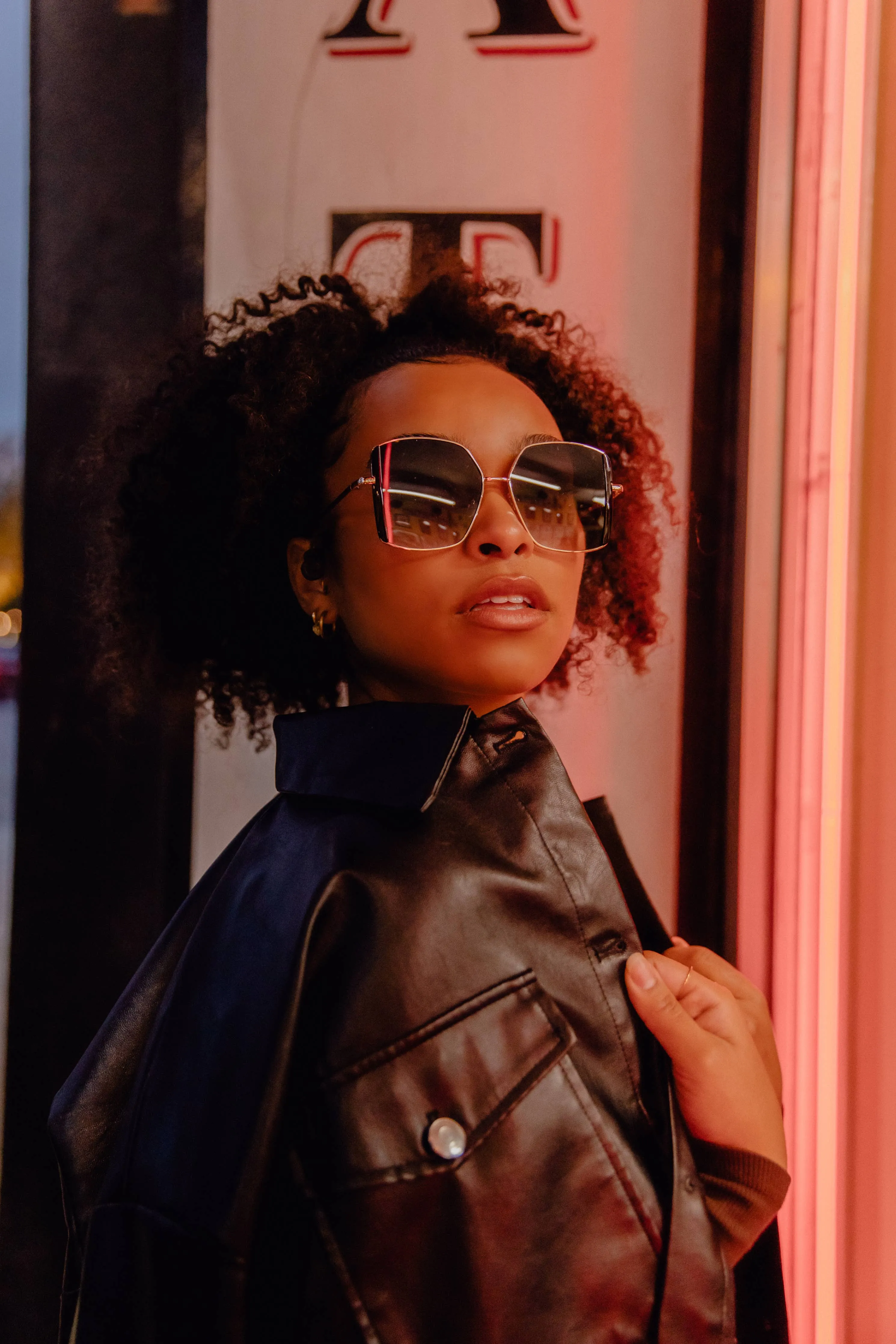 Veronica Women's Sunglasses: Black